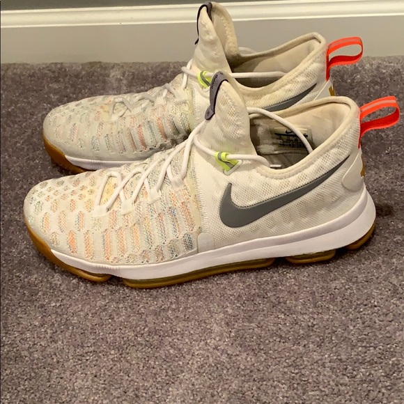 Nike Other - Kevin Durant Nike basketball shoes (men’s)